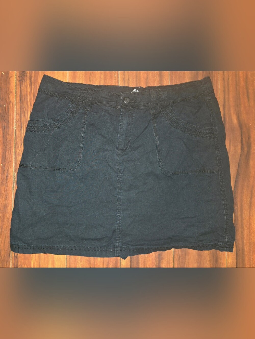 GUC Women's St. John's Bay Black Skort/ Skirt with Front Pockets Size 10